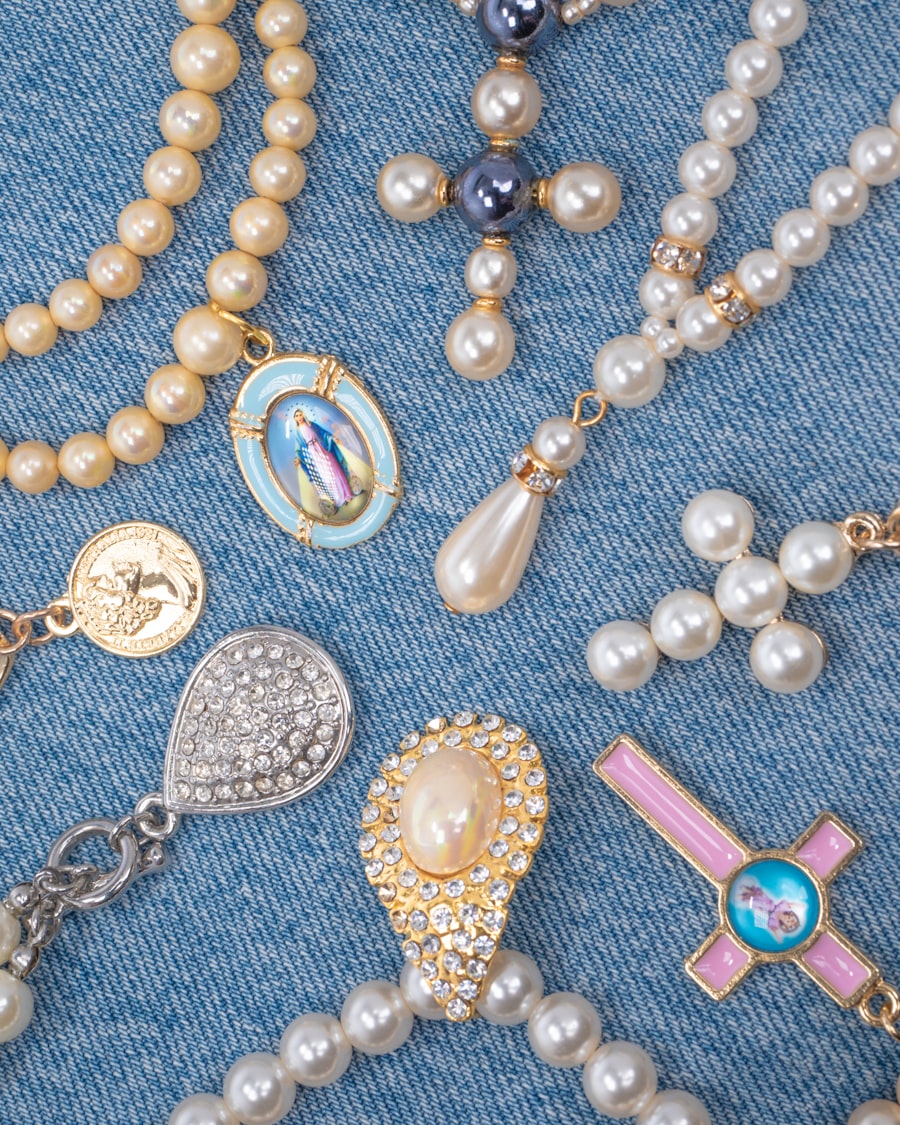 Bijou avant et après mise en scène joaillerie par Emini Lumia